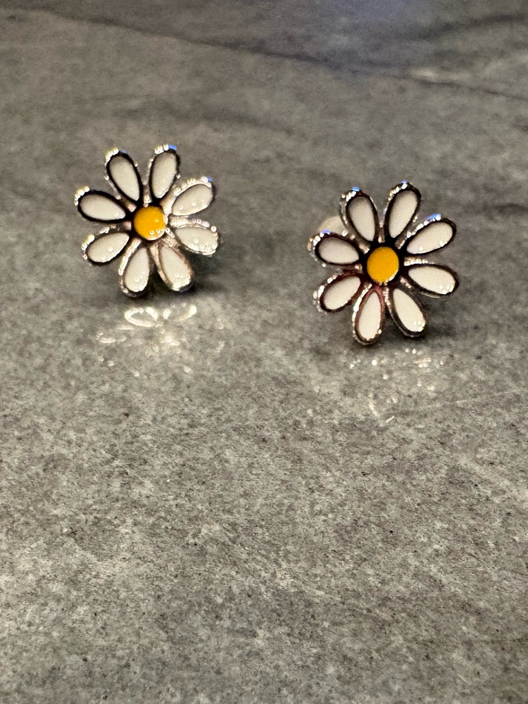 Daisy Silver & Enamel Stud Earrings - White & Yellow